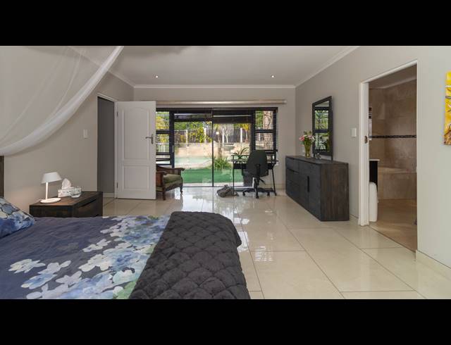 4 BEDROOM FREESTANDING FOR SALE IN FLAMINGO VLEI